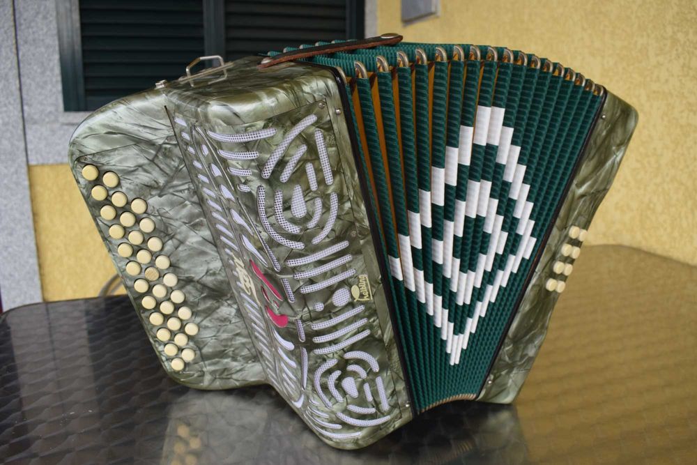 Concertina Tel 2 voz. Sol# Do# Fa#