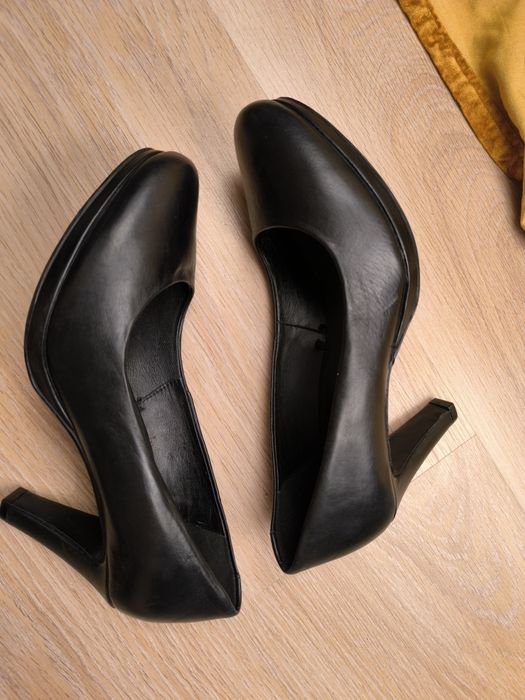 Czarne klasyczne buty na obcasie esmara by Heidi klum 40