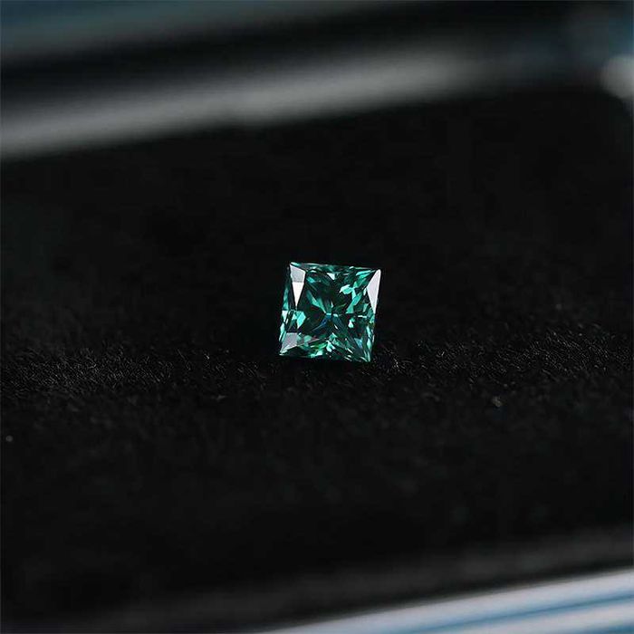 Diament Moissanit Księżniczka 5,5x5,5mm-1CT VVS1-D