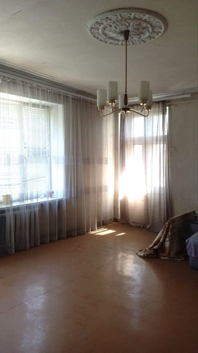 Продам 2-кімнатну квартиру в самому центрі міста