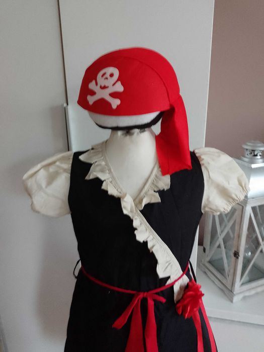 Strój karnawałowy PIRATKA PIRATKI kostium przebranie 122/128  (42)