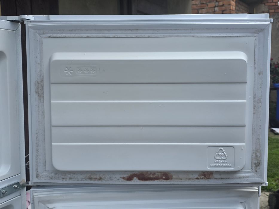 Холодильник Smart BRM210-W, двокамерний, 204л