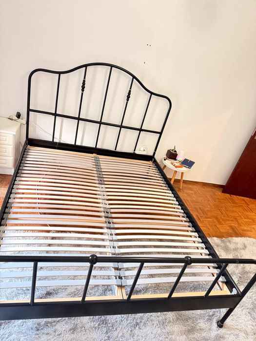 Cama de casal  semi nova