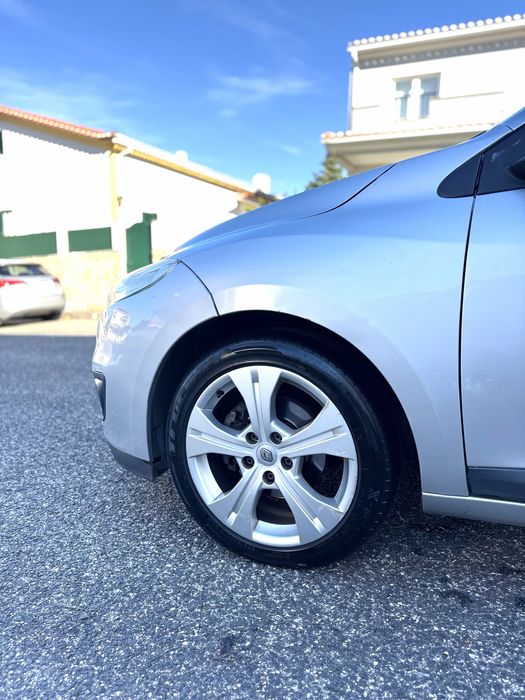 Renault Megane 2012  poucos kms nacional