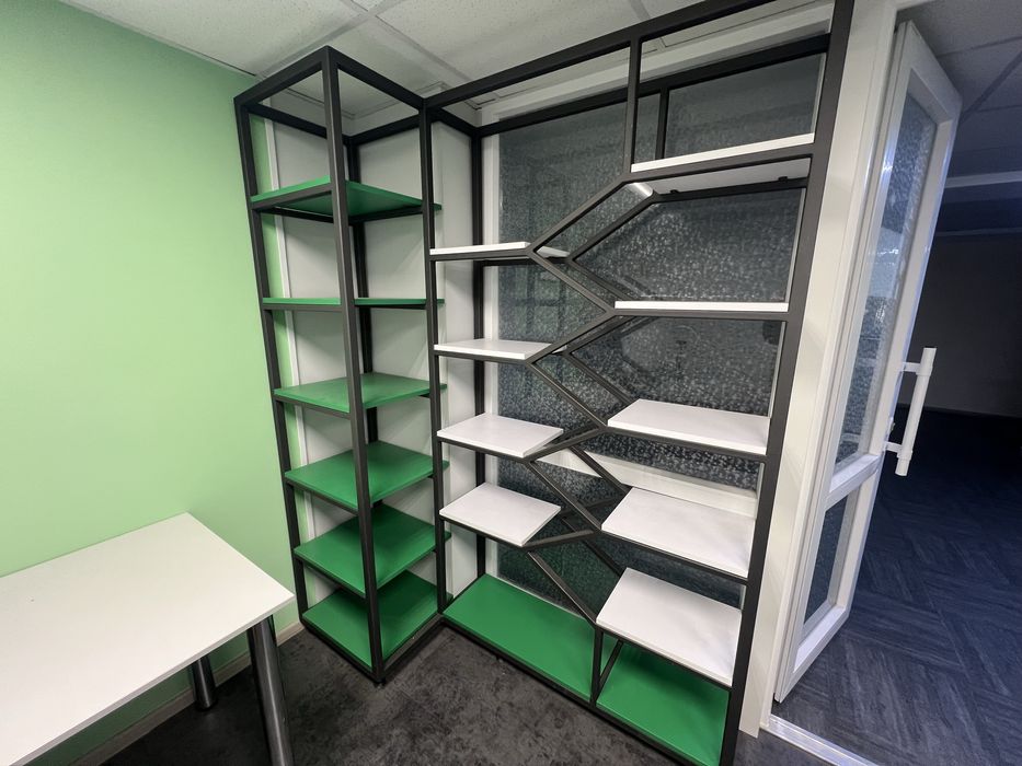 Стілаж металевий + макіяжний стіл