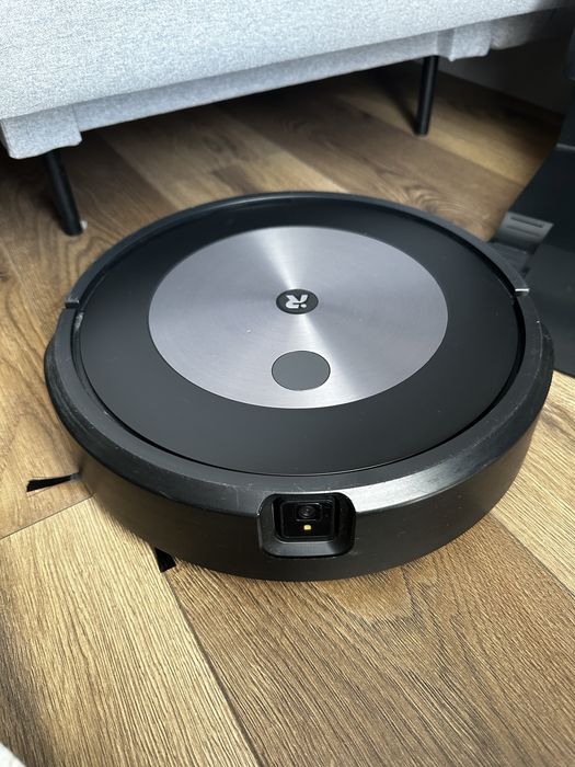 Robot sprzątający iRobot Roomba J7+ Stacja oczyszczająca