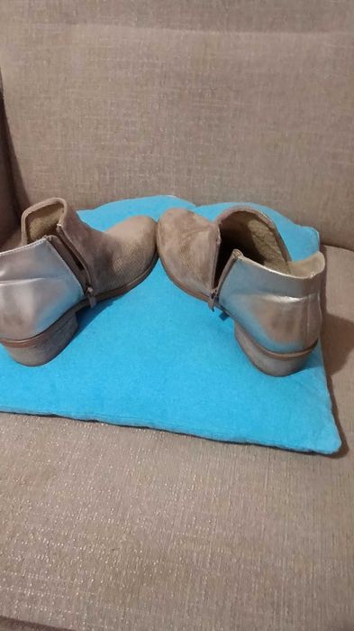 Sprzedam wygodne botki damskie zamszowe