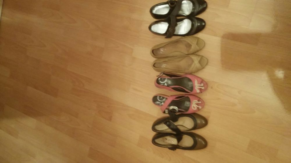 buty 4 pary cena 1 pary.