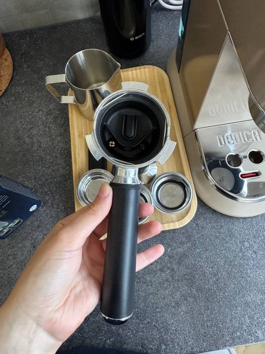 кавомашина DeLonghi EC 885 BG в ідеальному стані, на гарантії