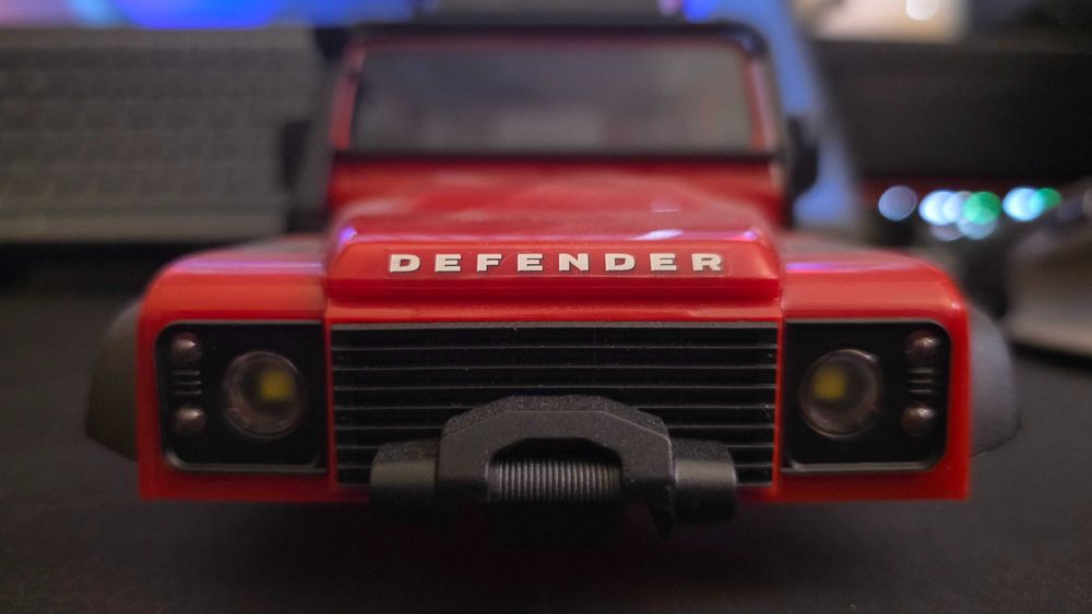 TRAXXAS TRX4m Defender body com luzes