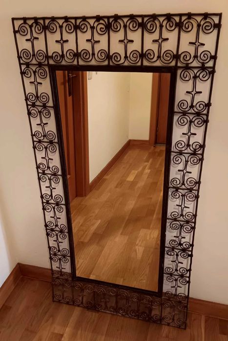 Espelho moldura ferro trabalhado