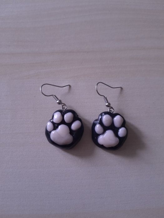 Ręcznie robione kolczyki kocie łapki czarne