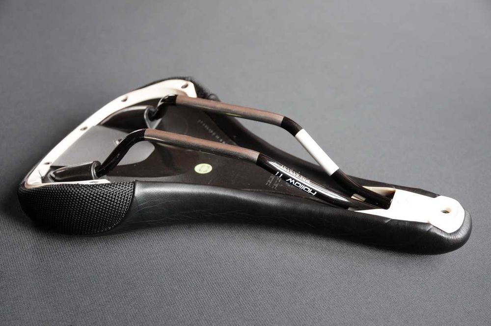 rowerowe siodełko BONTRAGER Evoke RL Hollow Ti, 143mm, pręty TYTAN