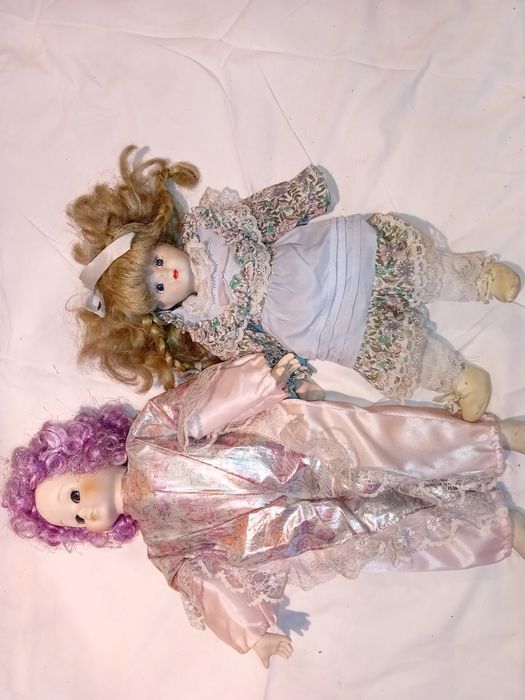 Conjunto de 2 Bonecas Antigas em Porcelana
