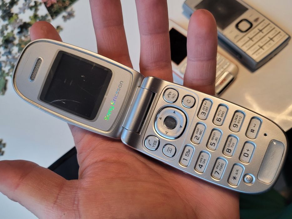 Mix retro telefonów Nokia X2 Sony Ericsson Walkman K800i Z300i W200i