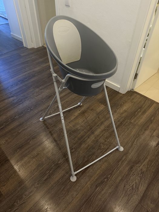 Banheira com suporte