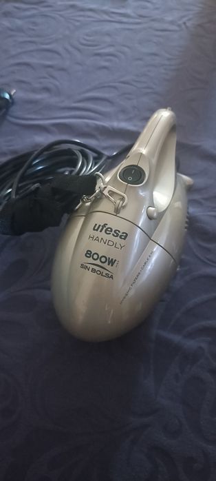 Aspirador Ufesa 800w