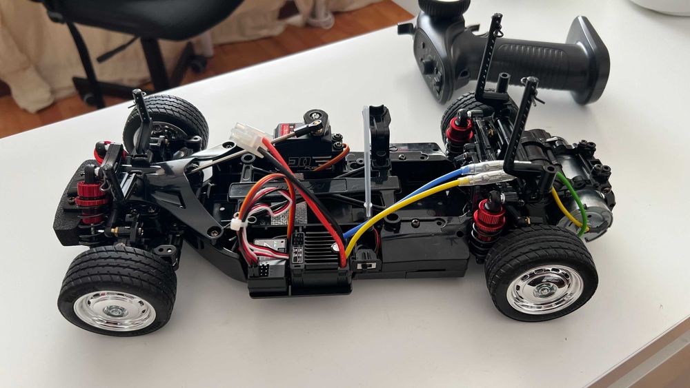 Tamiya M-06 RR Escala 1:10 — VW Beetle Preto (R/C)