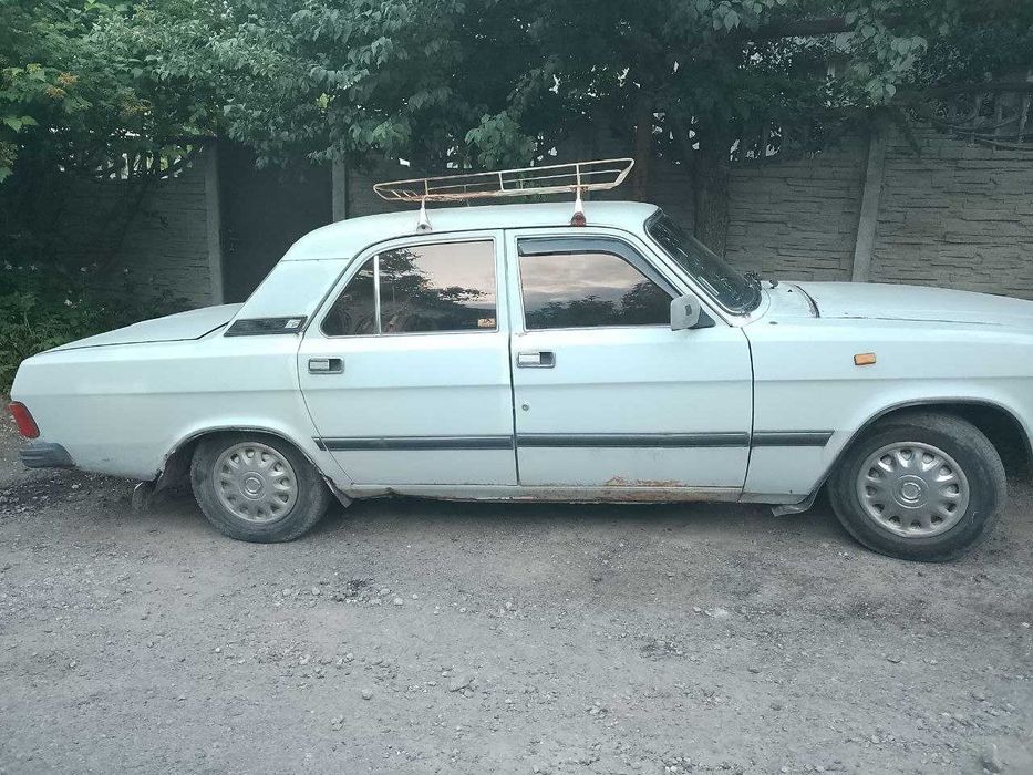 Продаю автомобіль ГАЗ 3102. 1995 р/в, на ходу..