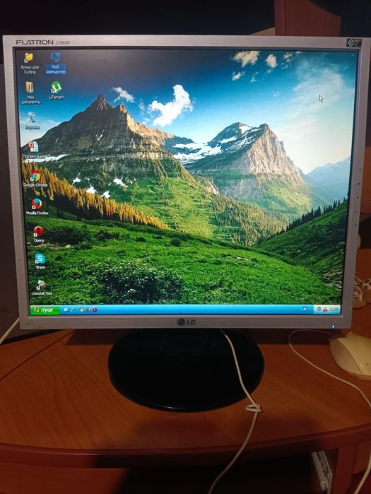 Монітор LG є 17є19 обидва справні добре зображення