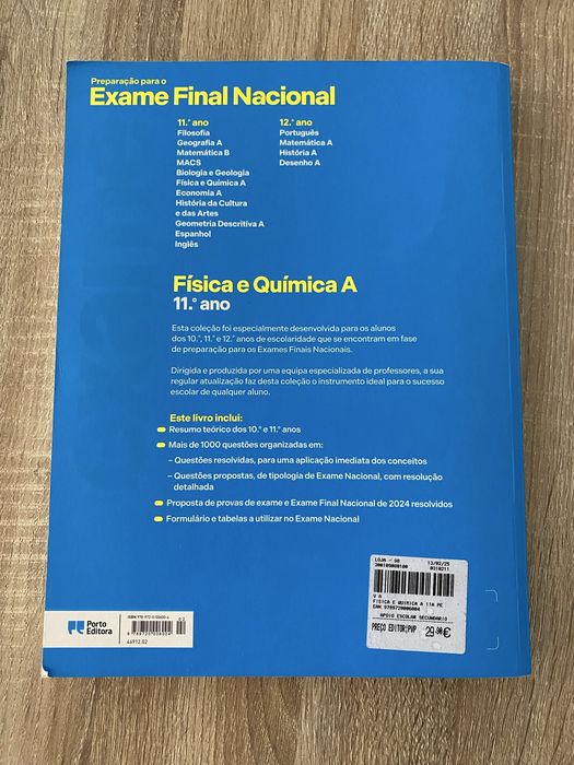 Livro exames Física e Química A - 11° ano
