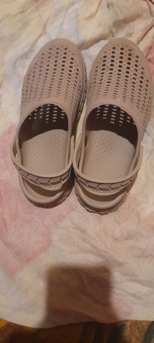 Жіночі кроксси н