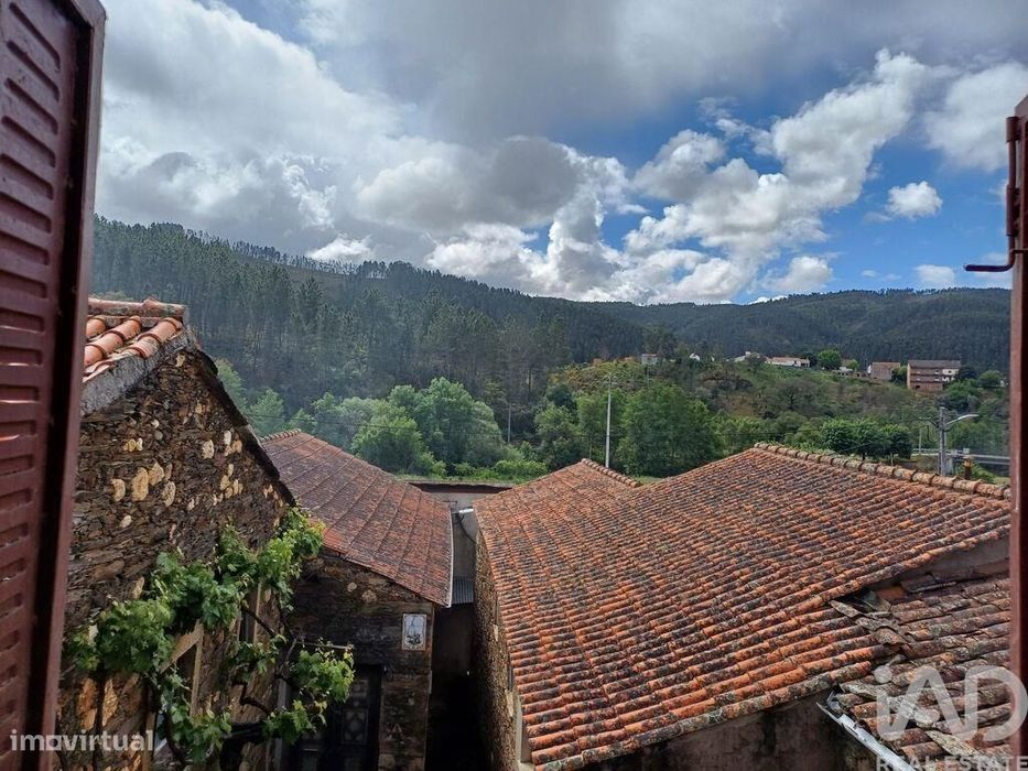 Casa tradicional em Janeiro de Cima e Bogas de Baixo de 130,00 m2