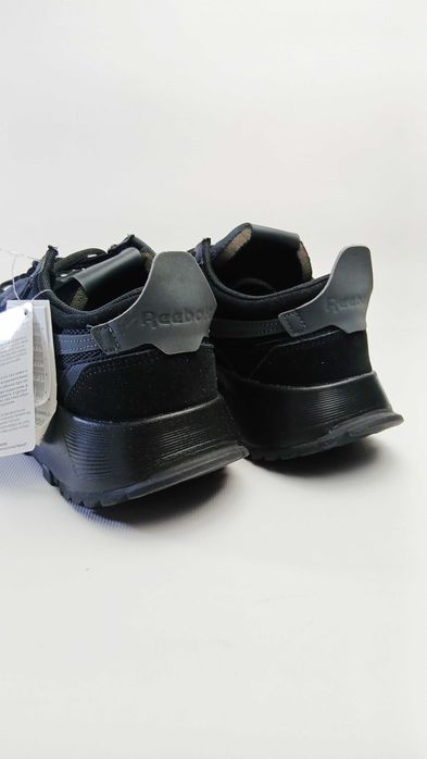 Оригінальні кросівки унісекс reebok classic legacy чорний