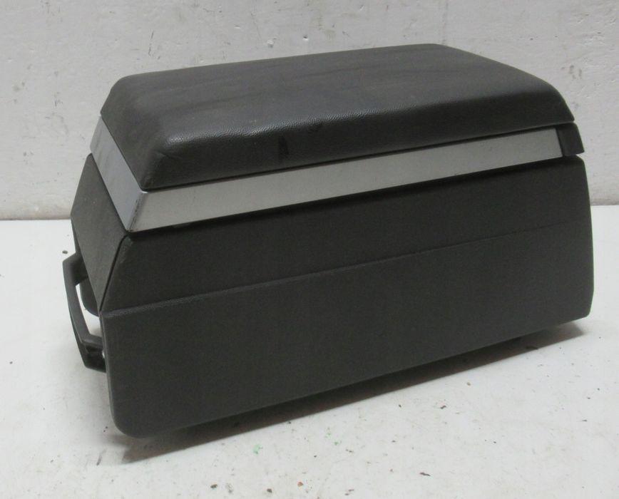 Підлокотник штатний заднього ряду сидінь Опель Меріва А