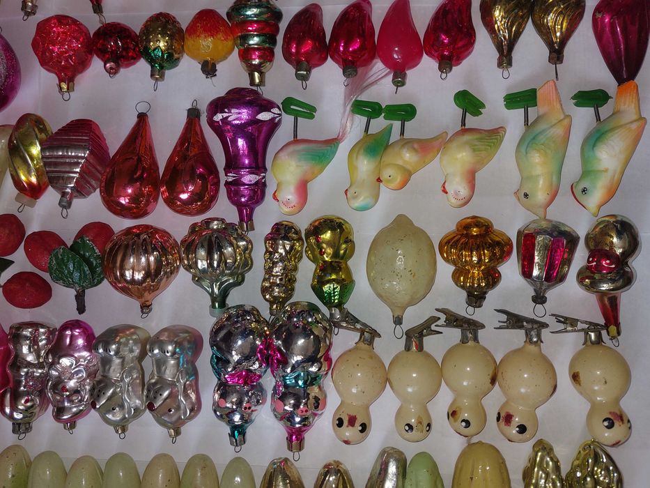 Ялинкові іграшки (елочные игрушки).