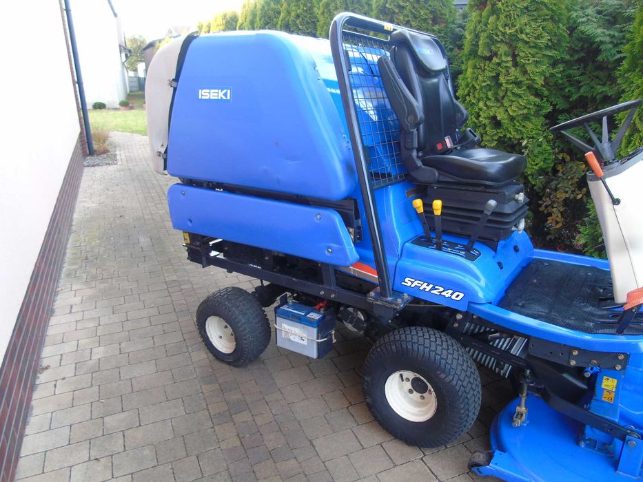 Profesjonalna kosiarka ISEKI SFH240 27KM 3cyl. diesel 4WD  PO SERWISIE