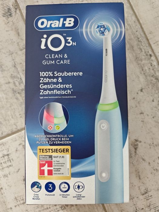 Szczoteczka magnetyczna Oral-B iO Series 3 Ice Blue