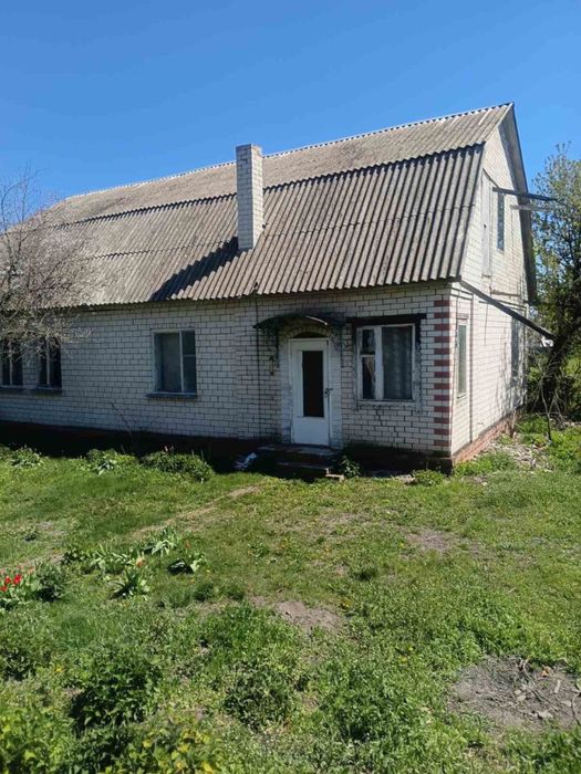 Продається будинок із земельною ділянкою. Прилуцький район, с. Гнідинці