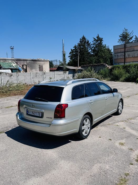 Продам Toyota Avensis 2003 року 2.0 D4D