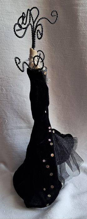 Porta-Bijuteria Manequim "Vestido de Gala" Preto e Prata (NOVO em Caixa)