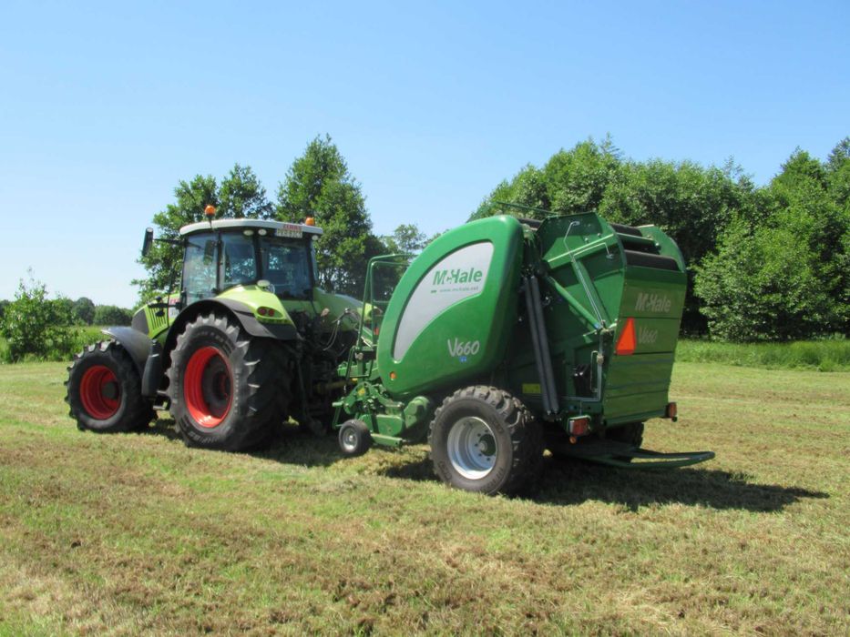 PRASOWANIE słomy 2 x McHale  v660 i v6750