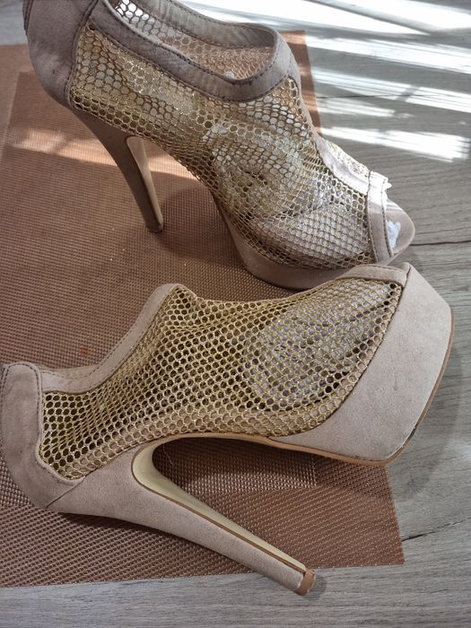 Sapatos  salto altos