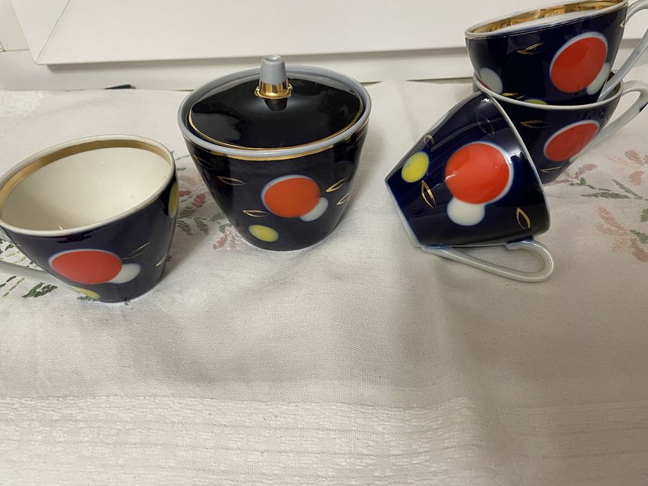 Частина сервізу Полонне Вогні цирку