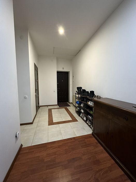 Підселення дівчини в окрему кімнату, р-н центр