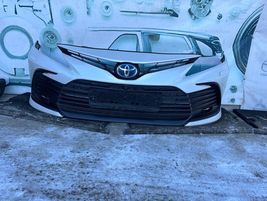 Toyota Camry 70 Бампер передній на рестайлінг під камеру 22-24 року