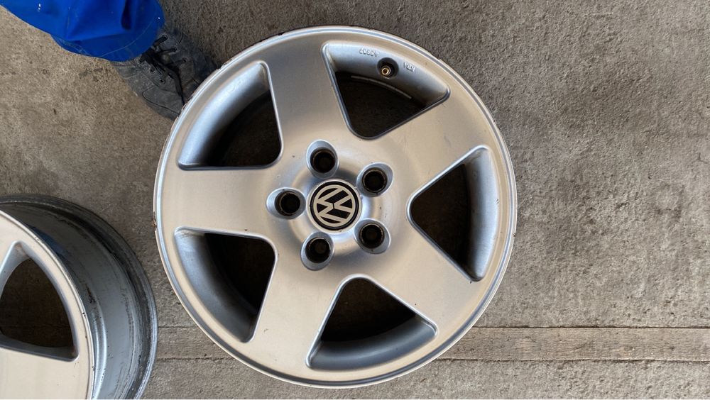 Диски литі R15 5/112 et38