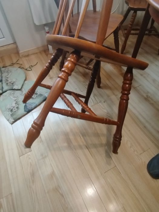 Стіл дубовий розкладний