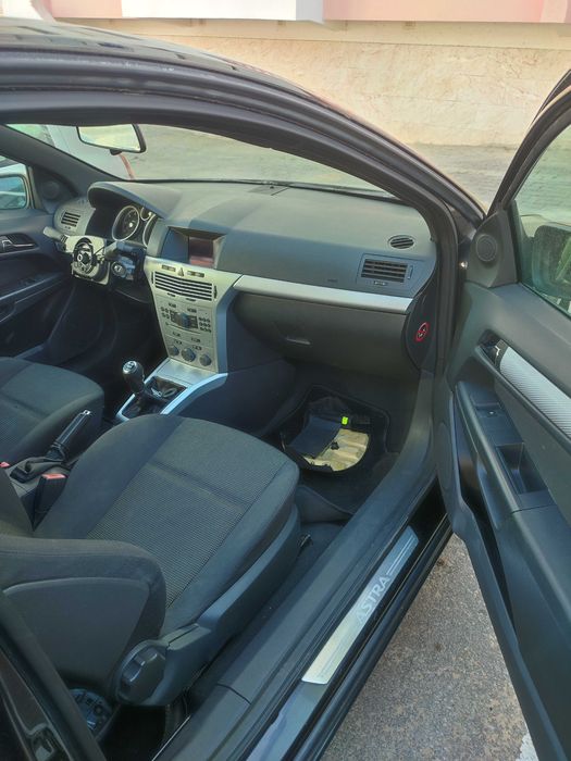 Opel Astra GTC 1.7cdti de 5 lugares