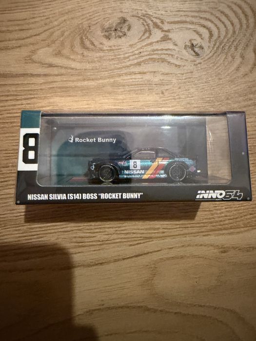 Model INNO64 Nissan Silvia S14 Rocket Bunny Magic Purple 1:64