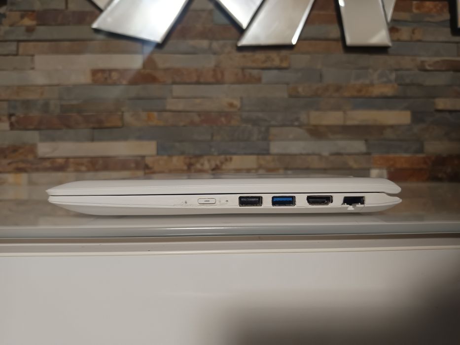 Portátil  Lenovo YOGA com ecrã tátil