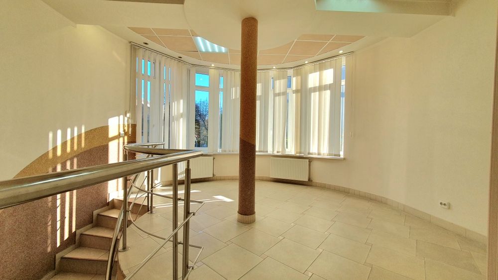 ПРОДАЖ КОМЕРЦІЙНОГО приміщення-комплексу в центральн. частині Мукачева