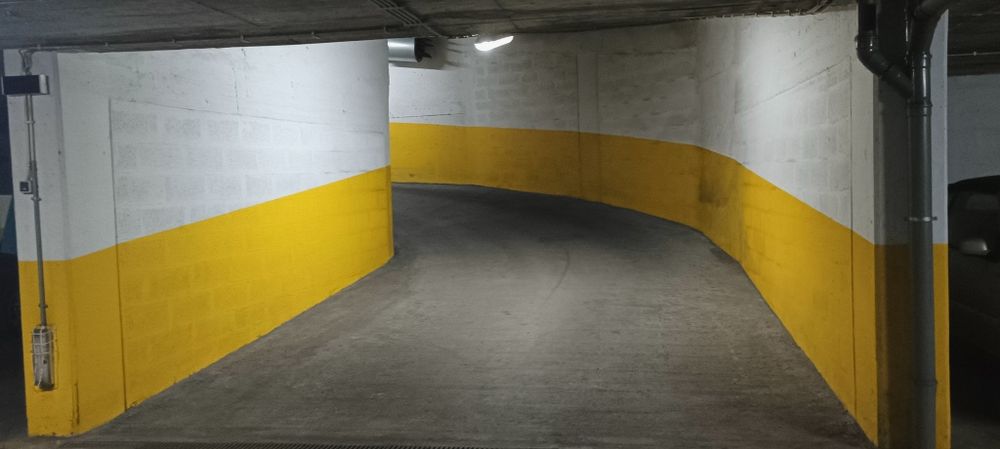 Excelente Lugar de Garagem