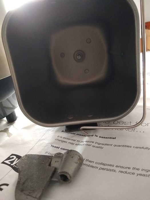 Máquina de pão Morphy Richards inox completa