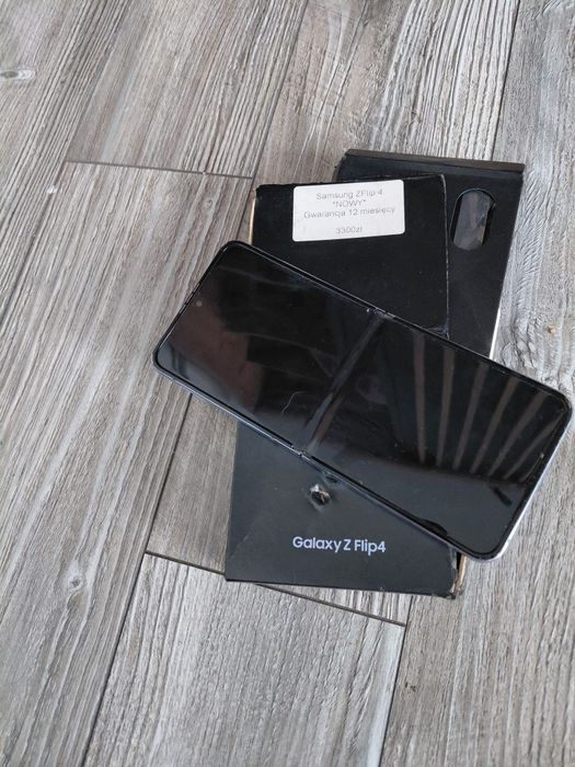 Samsung flip4  używany w dobrym stanie