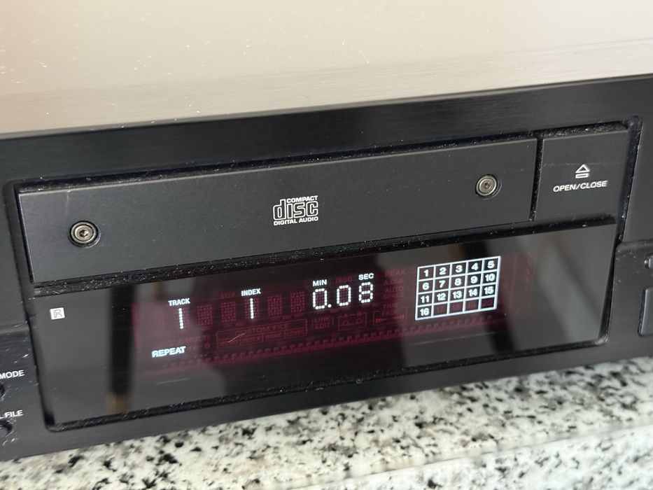 Odtwarzacz CD Sony CDP-X222ES z prestiżowej serii ES Elevated Standard